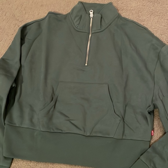 NWT Levi’s cropped quarter zip pullover - Picture 2 of 6